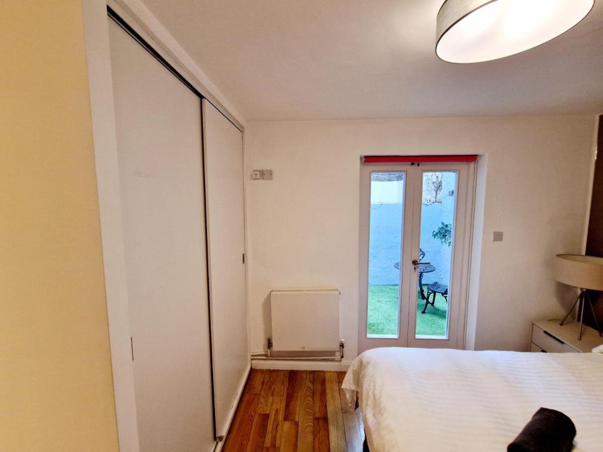 Beautiful Hyde Park Flat By Lancaster Gate Station With Private Back Patio Lejlighed London Eksteriør billede